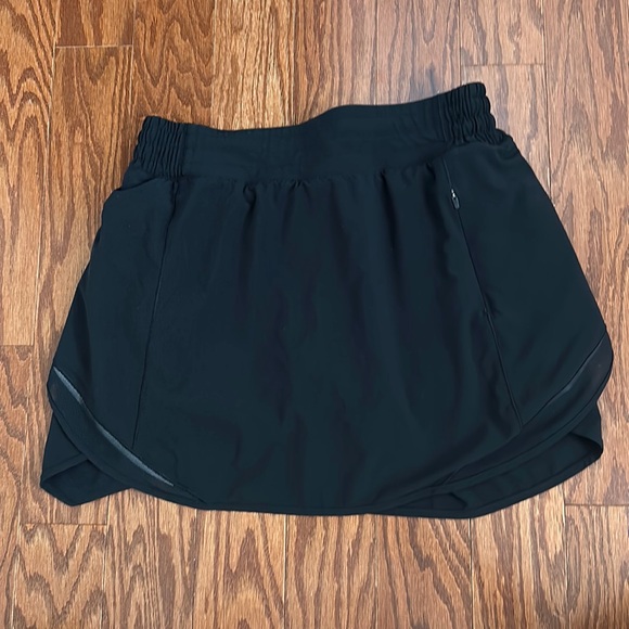 lululemon athletica Dresses & Skirts - Lululemon Hotty Hot skirt
